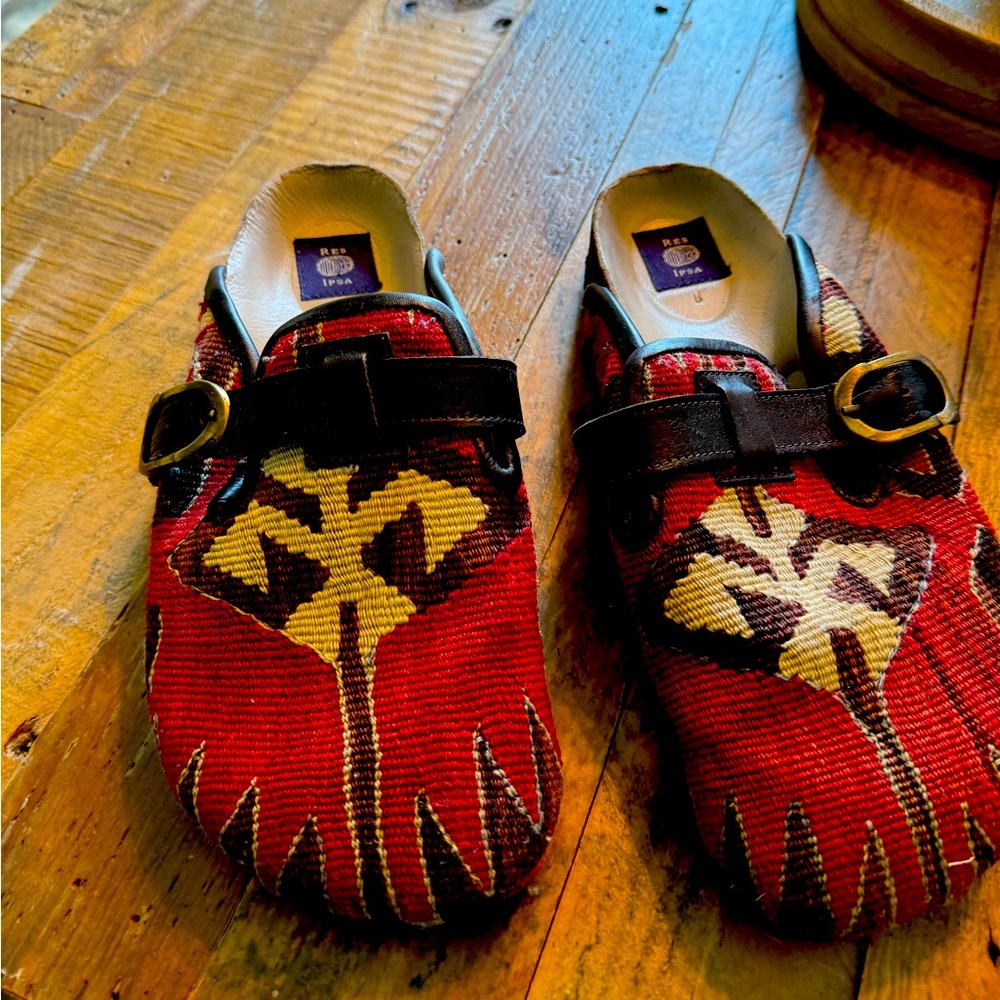 Res Ipsa Slides/Clogs